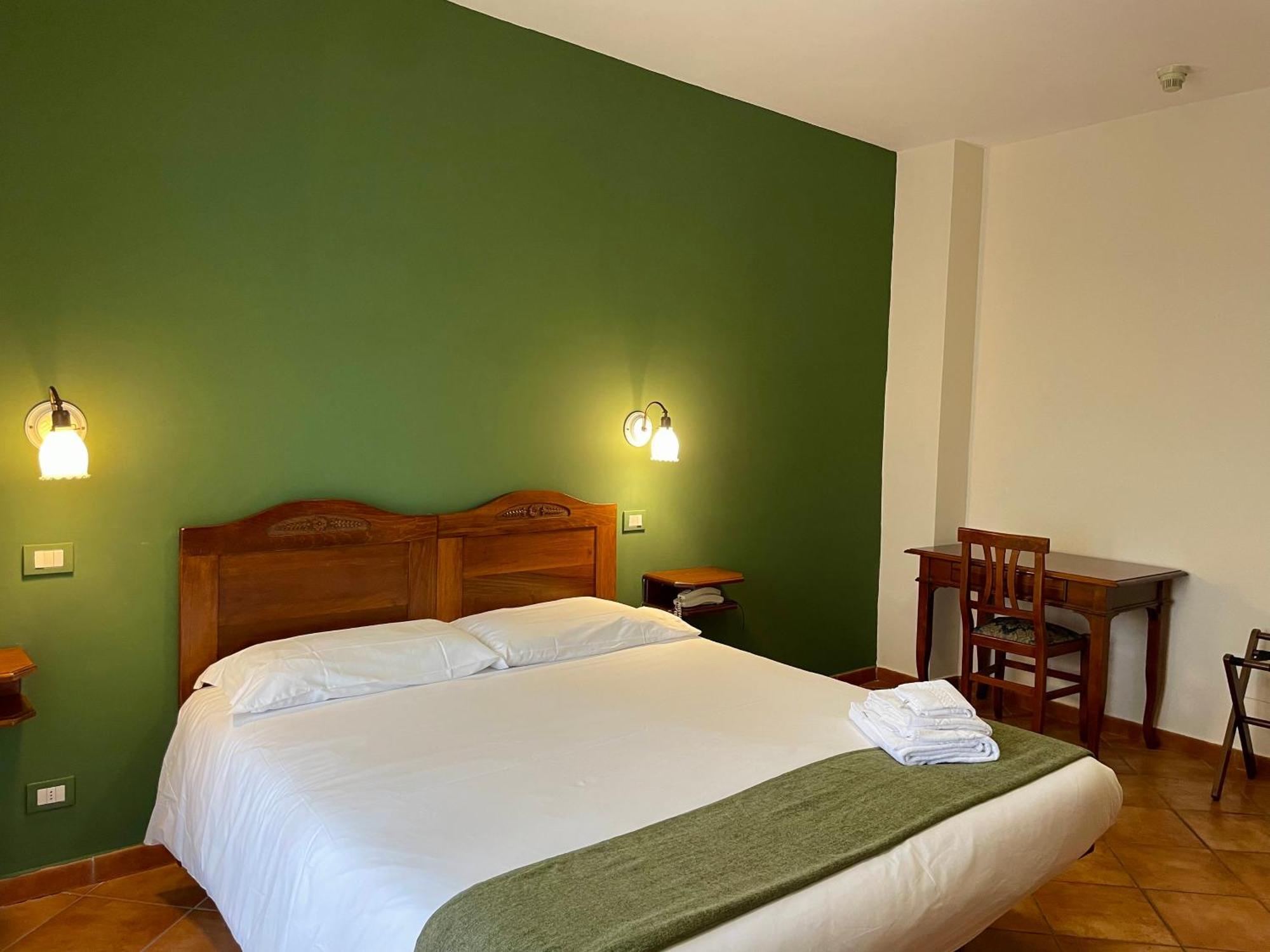 Mingone Hotel Ristorante Isola di Liri Екстериор снимка